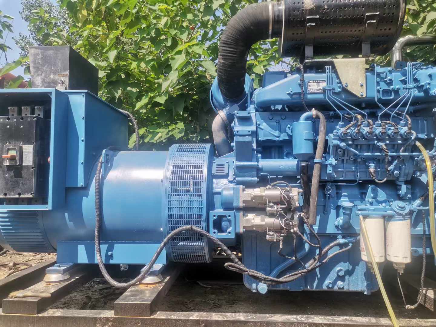 新源详细说明降低 800kW 柴油发电机输出电流波动的方法