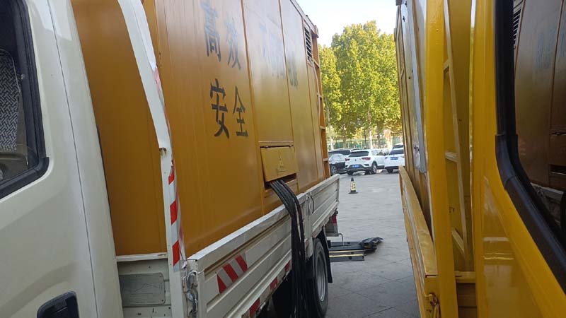 新源如何判断柴油发电机组和UPS电源的切换时间是否符合要求？