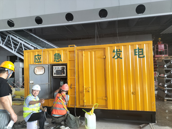 新源怎样判断空气滤清器是否需要更换?